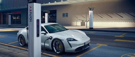 Porsche xe điện di chuyển hơn 1.300km thời gian sạc nhanh kỷ lục