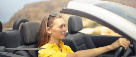 Phụ nữ nên học bằng B1 hay B2 giúp tự tin lái xe?