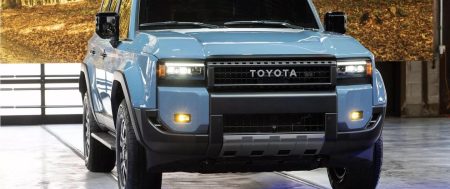 Toyota Land Cruiser Prado thế hệ mới ra mắt, giá khoảng từ 1,3 tỷ đồng
