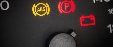 3 dấu hiệu cho thấy bộ điều khiển hệ thống phanh ABS có vấn đề